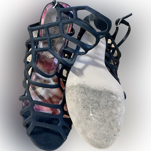 Madden Girl Heels - Picture 4 of 4